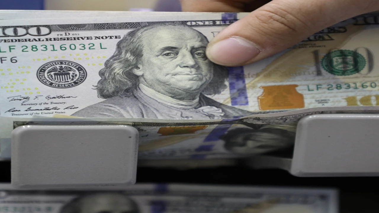 ارتفاع أسعار صرف الدولار في الأسواق العراقية الأحد المقبل